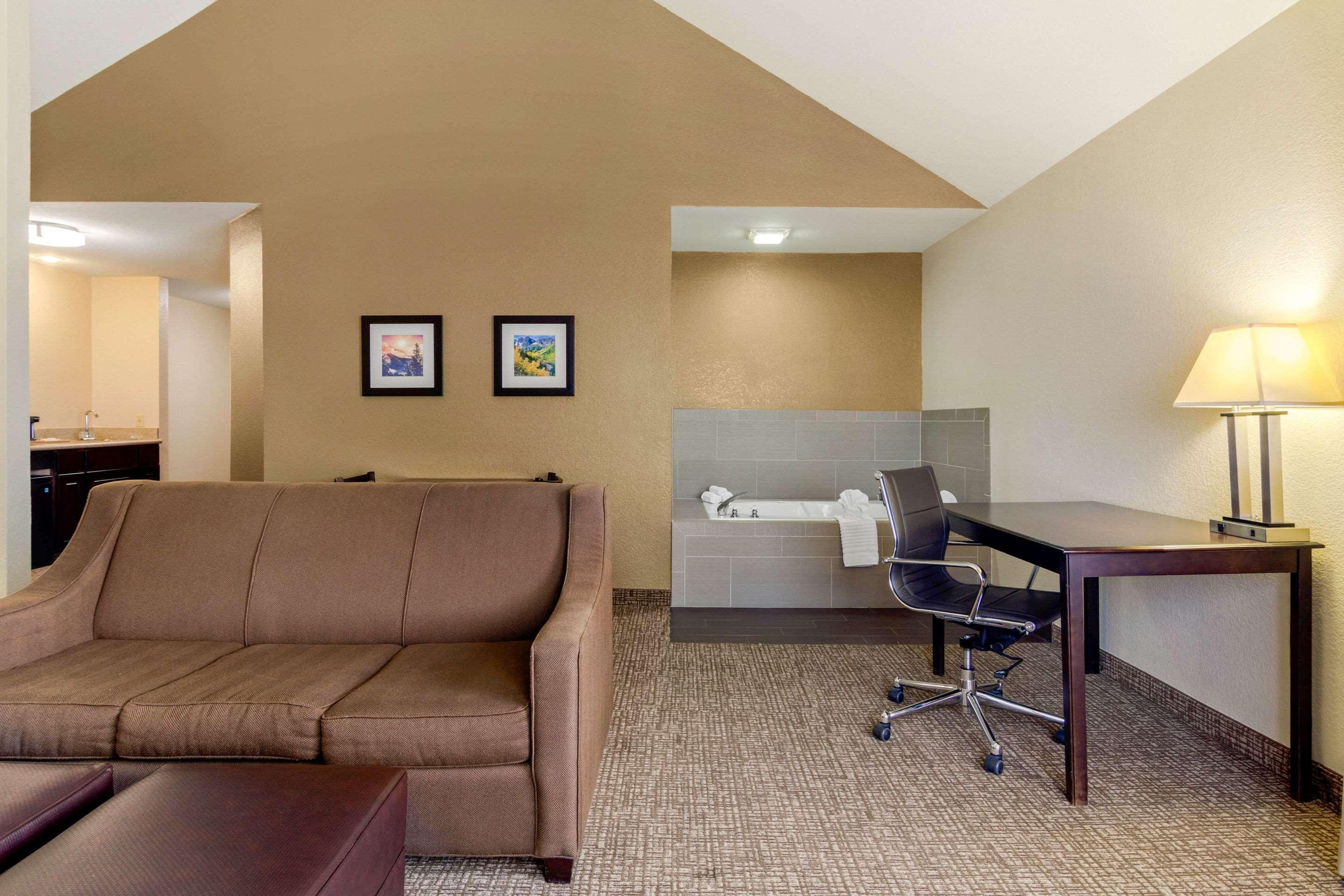 Comfort Inn & Suites Greeley Zewnętrze zdjęcie
